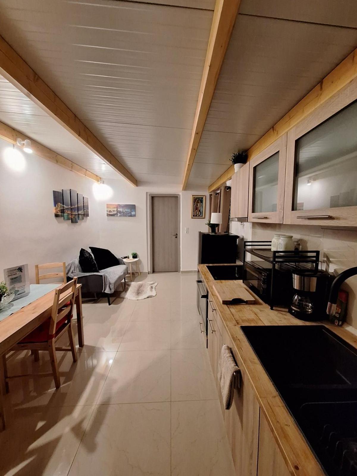 Johnson House Apartment Rafina  Bilik gambar