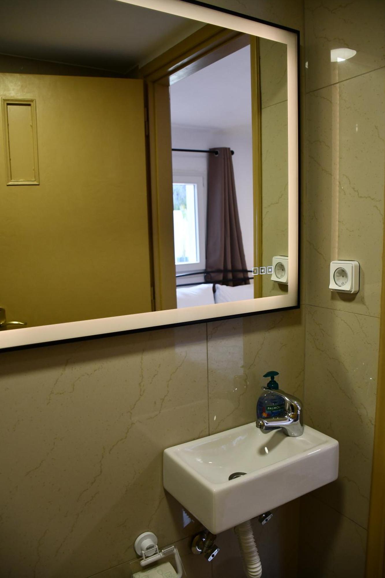 Johnson House Apartment Rafina  Luaran gambar