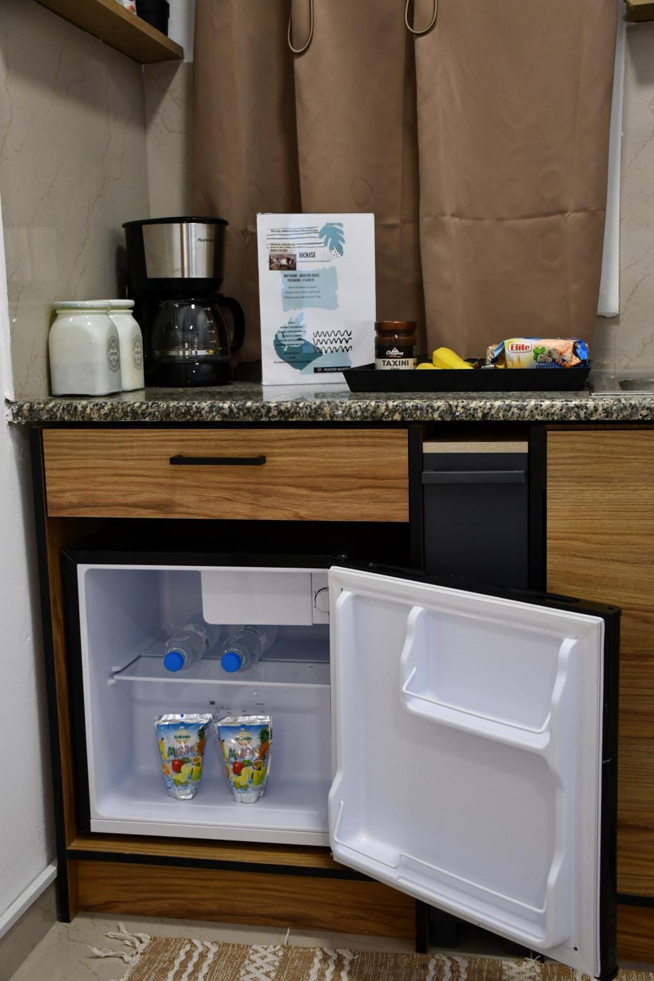 Johnson House Apartment Rafina  Luaran gambar